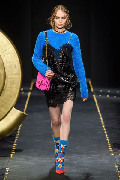 Look 48